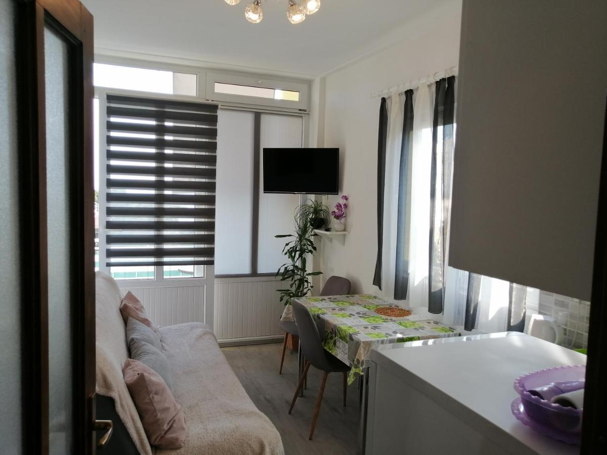 Maja Apartment Макарска Екстериор снимка