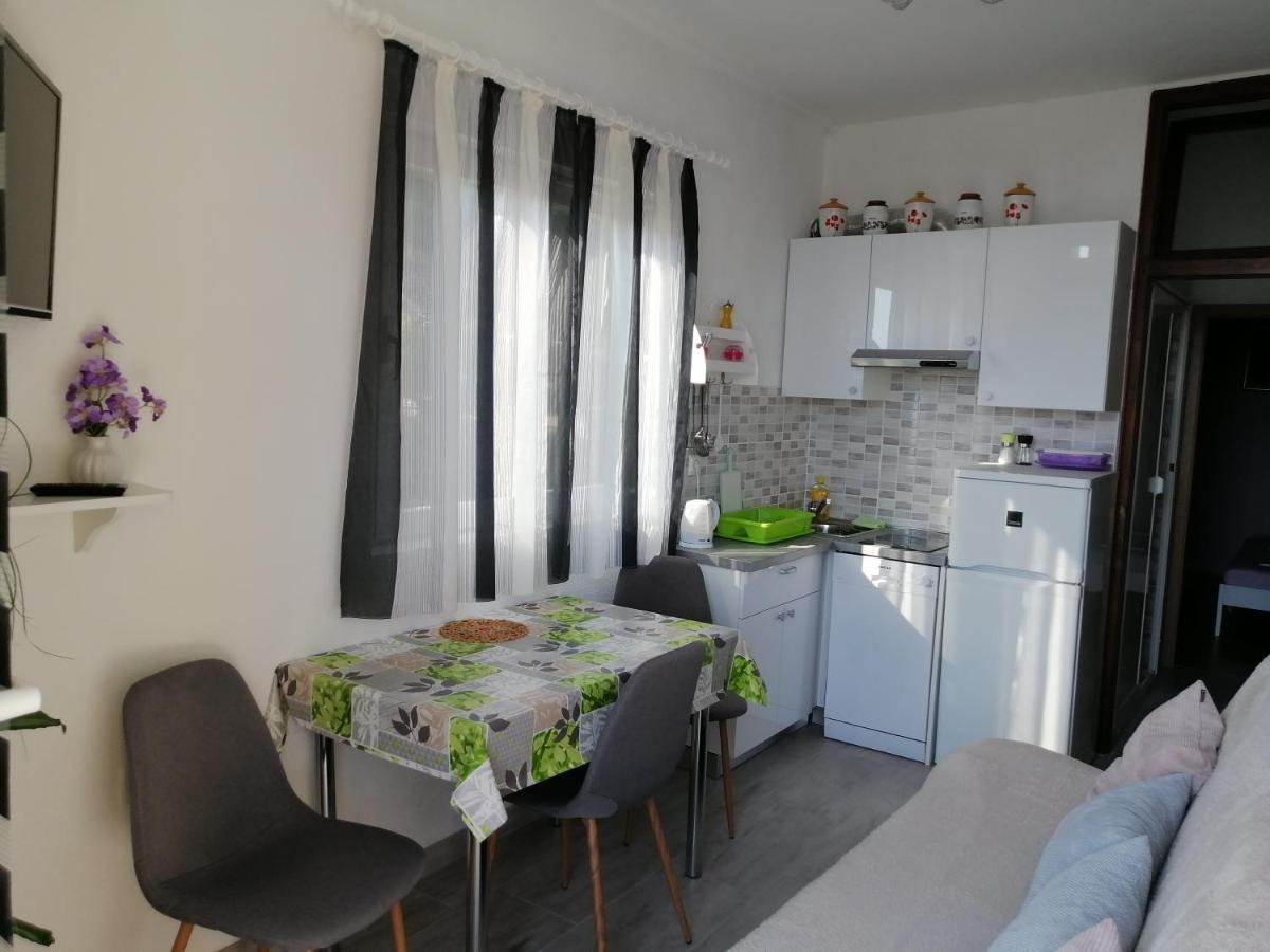 Maja Apartment Макарска Екстериор снимка
