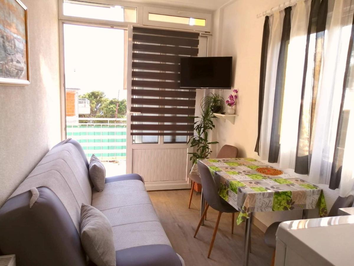 Maja Apartment Макарска Екстериор снимка