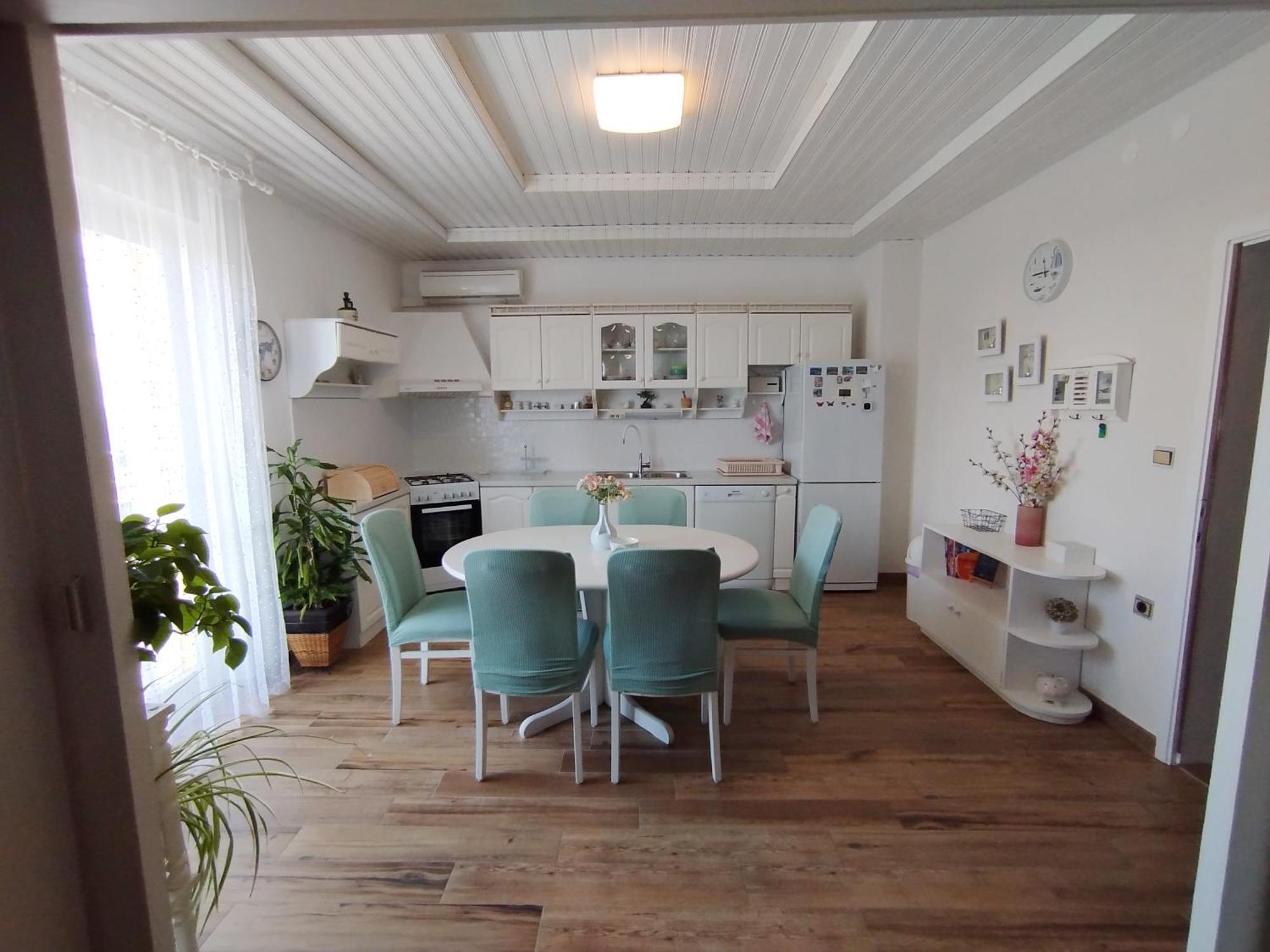 Maja Apartment Макарска Екстериор снимка