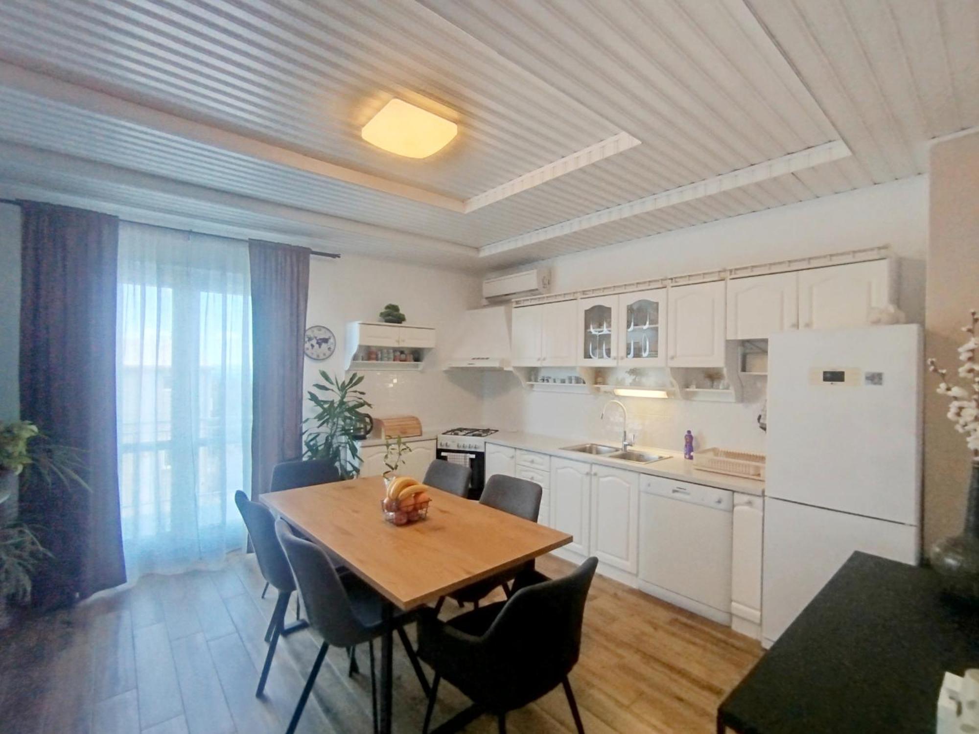 Maja Apartment Макарска Екстериор снимка